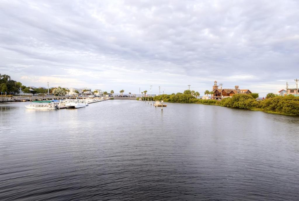 Вілла Waterfront Duplex With Dock And Views Near Town! Сідар-Кі Екстер'єр фото